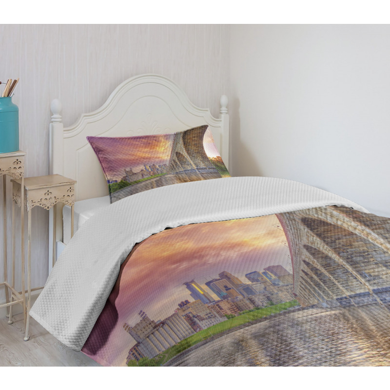 Stone Arch Bridge Bedspread Set