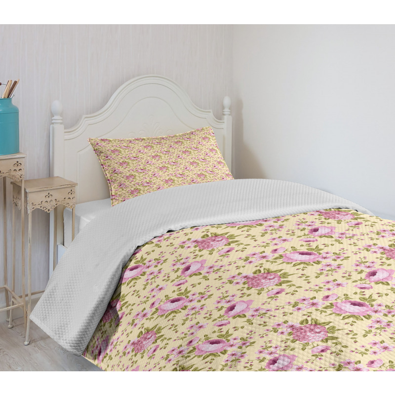 Hydrangeas on Branches Bedspread Set