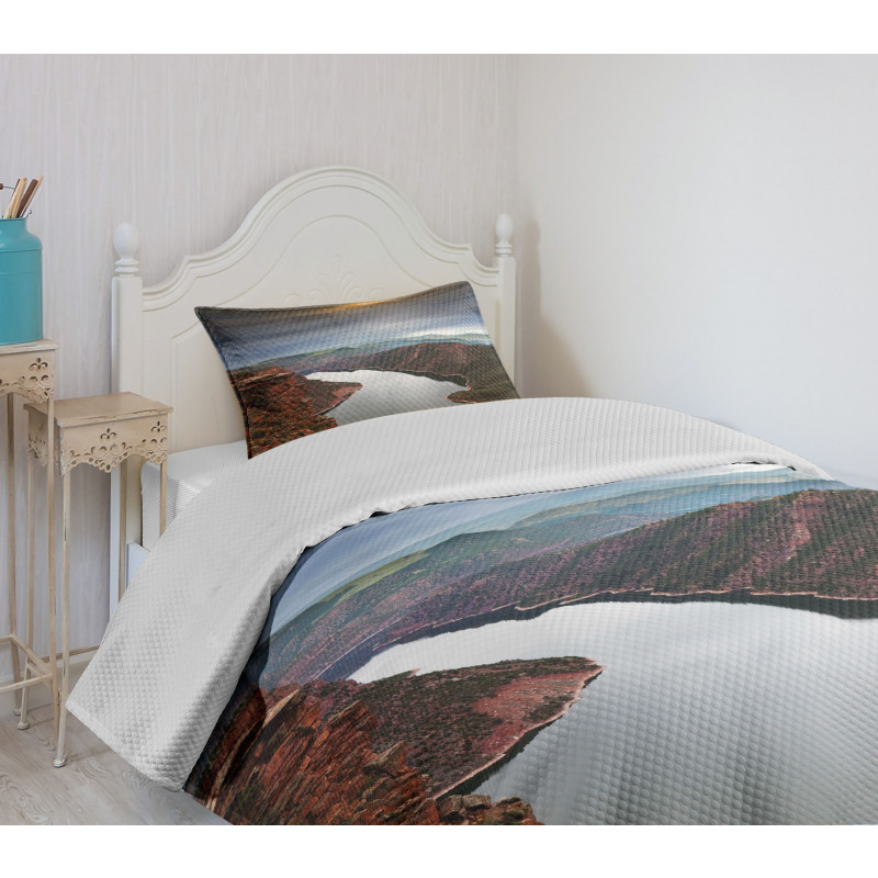 Mountain River Scenery Bedspread Set