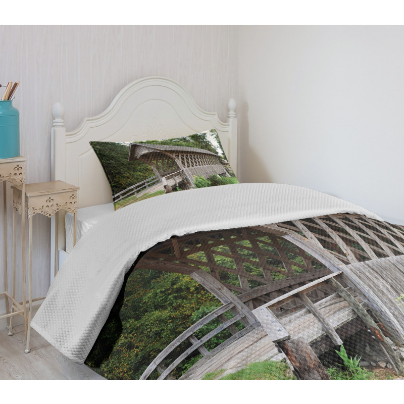 Old Wooden Bridge Print Bedspread Set