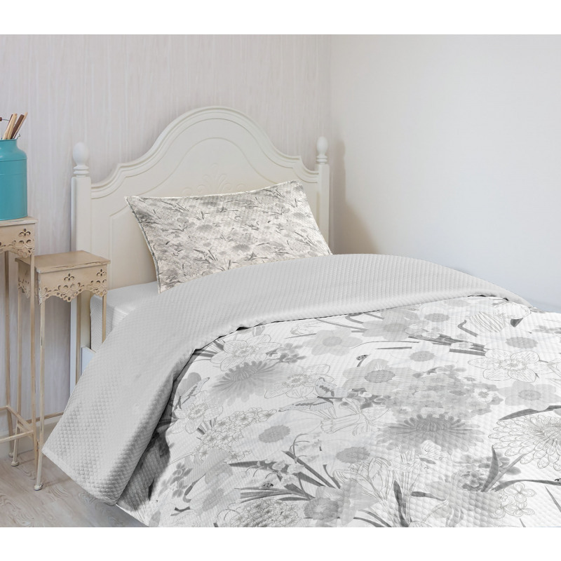 Monochrome Bouquet Leaf Bedspread Set