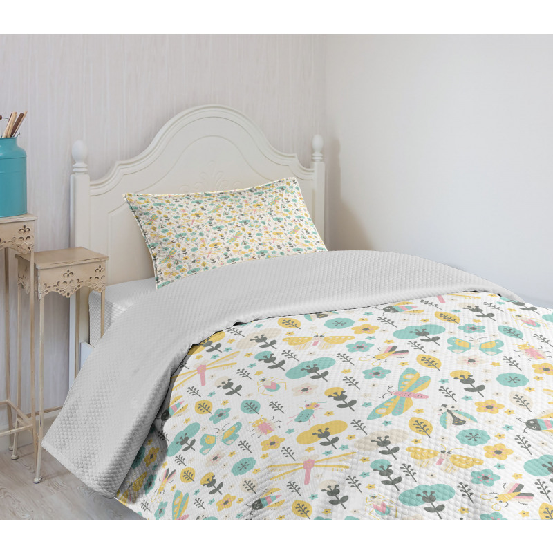 Winged Insects Flowers Bedspread Set