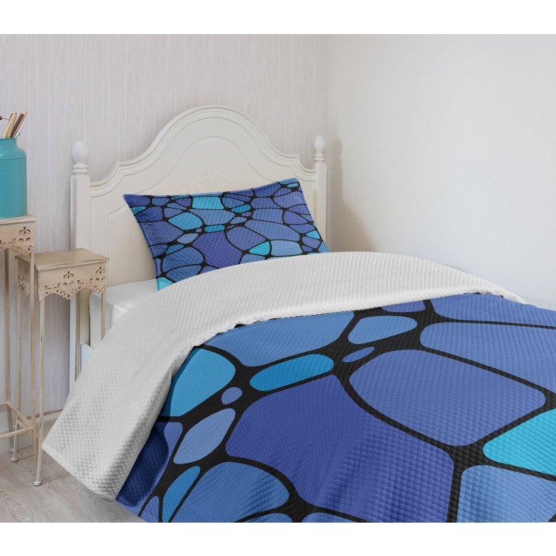 Blob Look Forms Bedspread Set