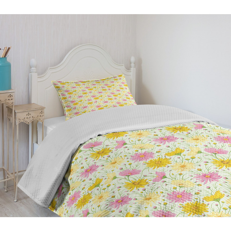 Summer Blossoms Field Bedspread Set