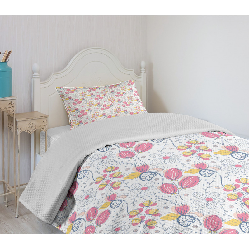 Spring Blooms Pattern Bedspread Set