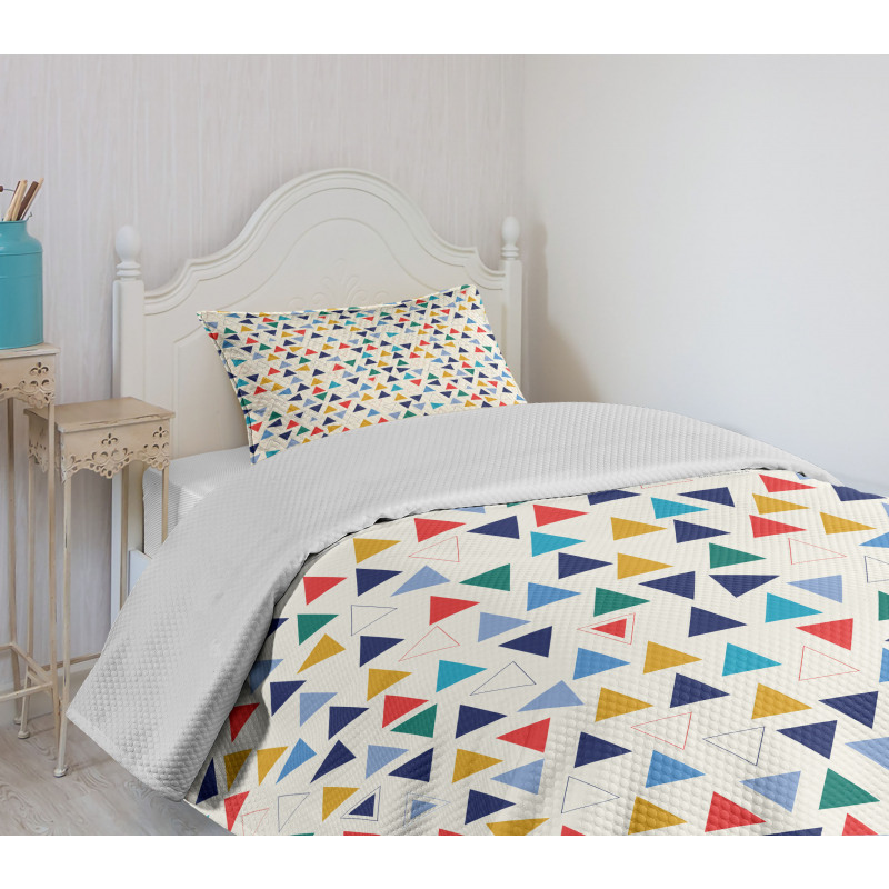 Colorful Simple Triangles Bedspread Set