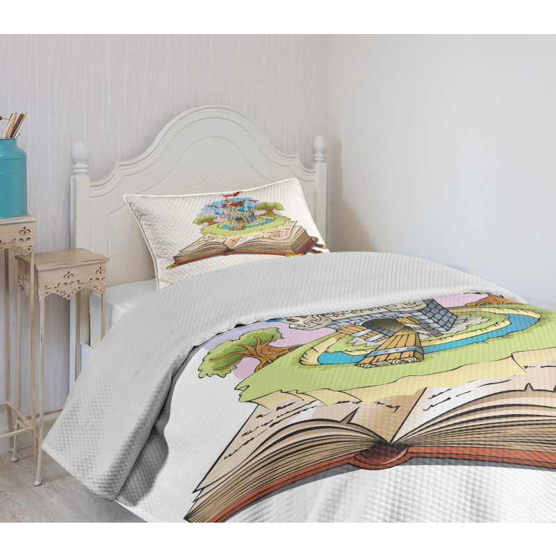 Fantasy Book World Bedspread Set