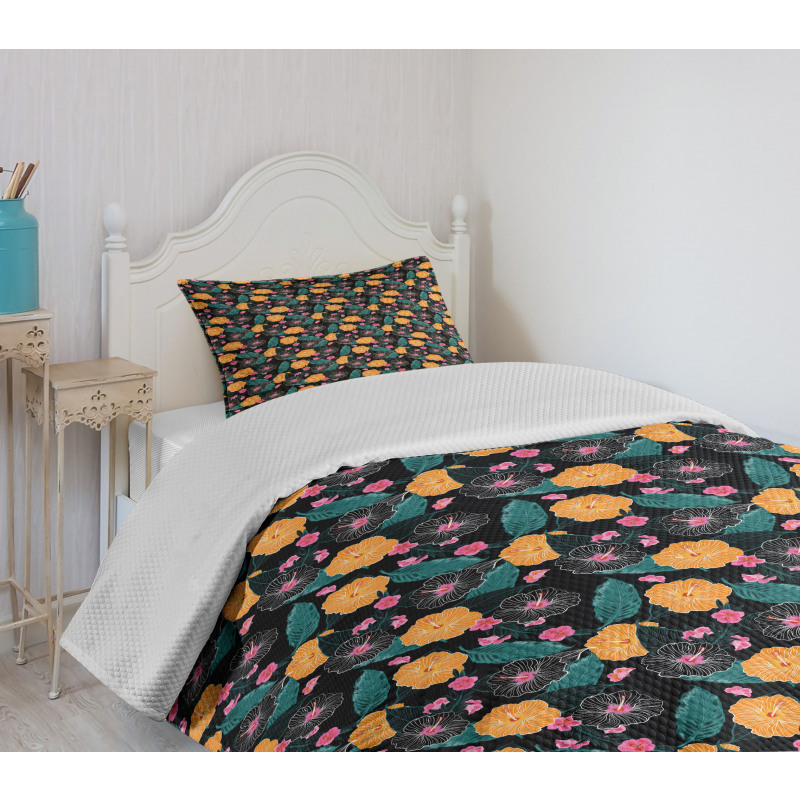 Artwork in Hawaiian Style Bedspread Set