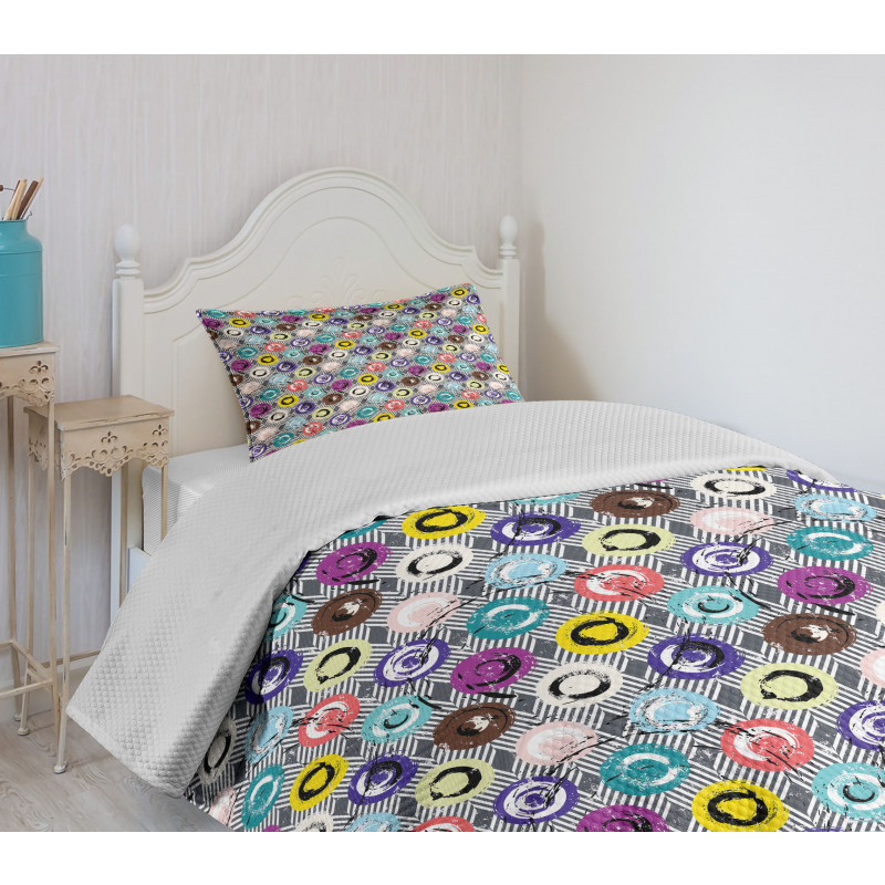 Modern Grunge Geometrical Bedspread Set