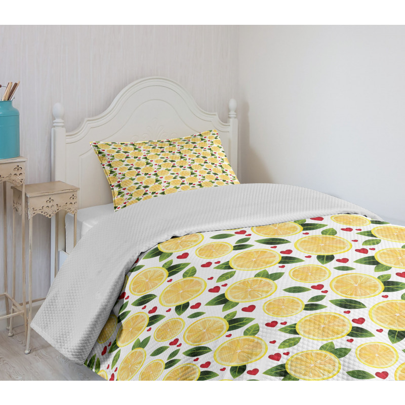 Slices Leaves and Red Hearts Bedspread Set