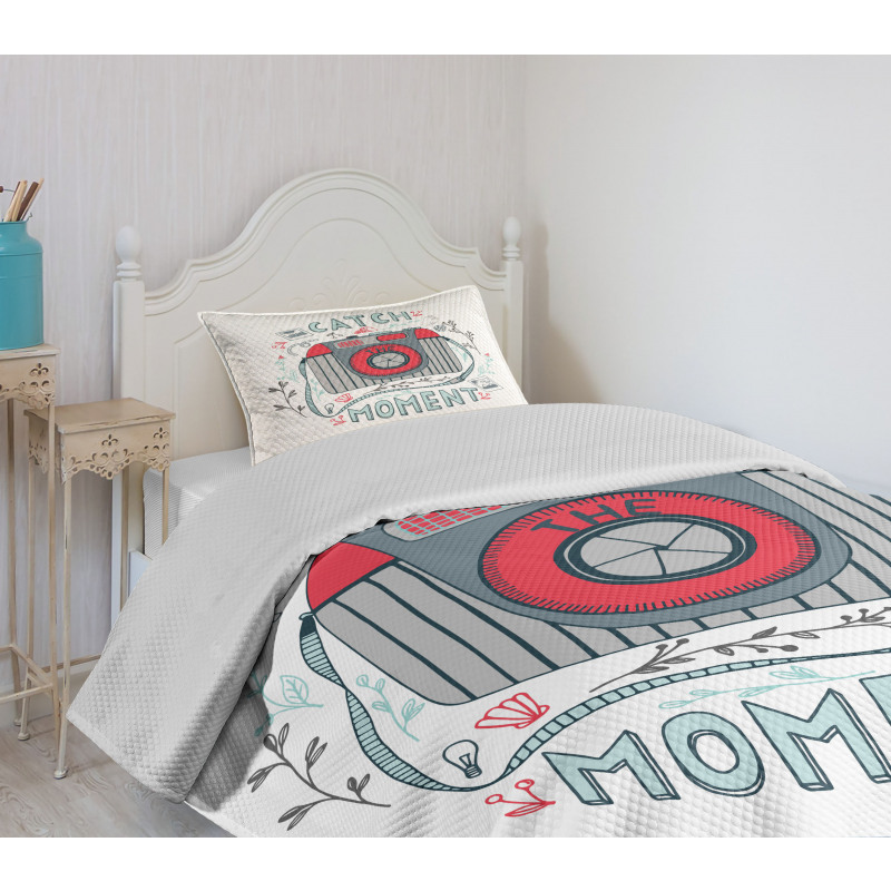 Catch the Moment Calligraphy Bedspread Set