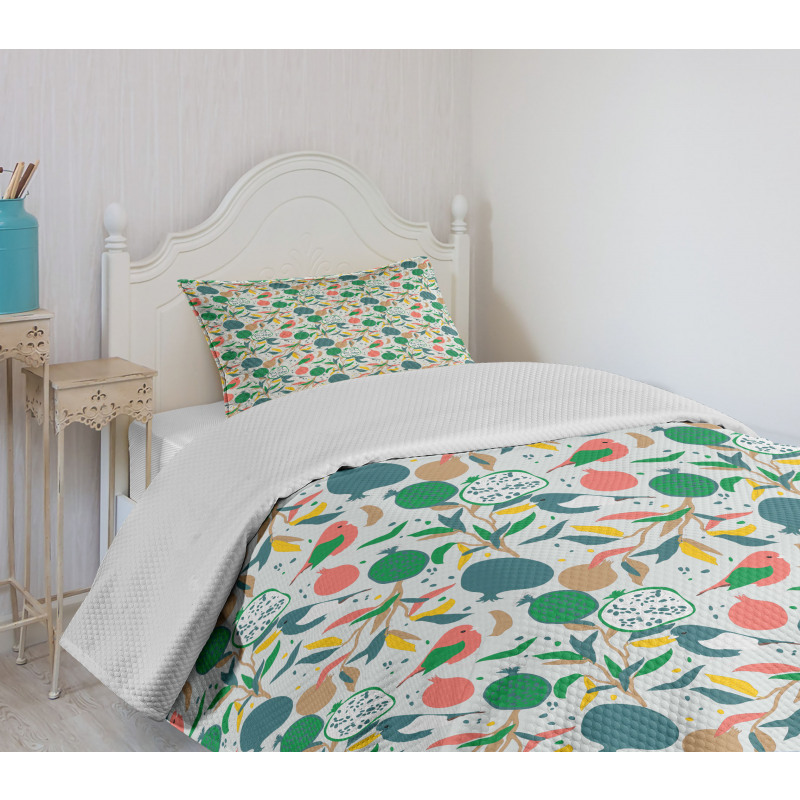 Blossoming Stalks and Birds Bedspread Set