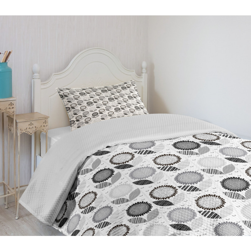 Abstract Blossoms Monochrome Bedspread Set