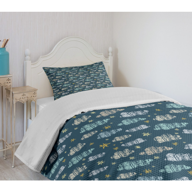 Grunge Clouds and Stars Bedspread Set