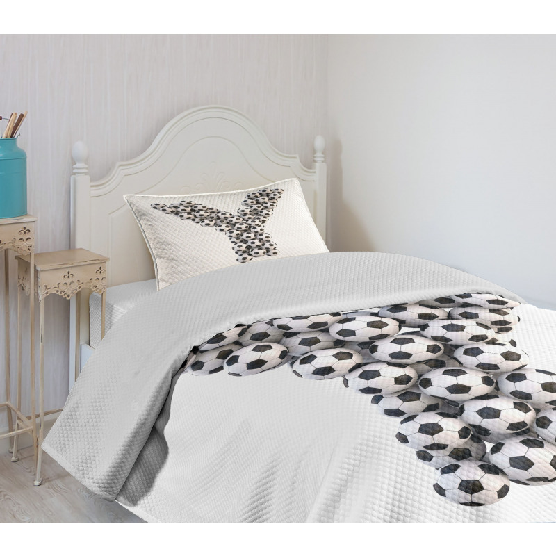 Monochrome Ball Motifs Bedspread Set