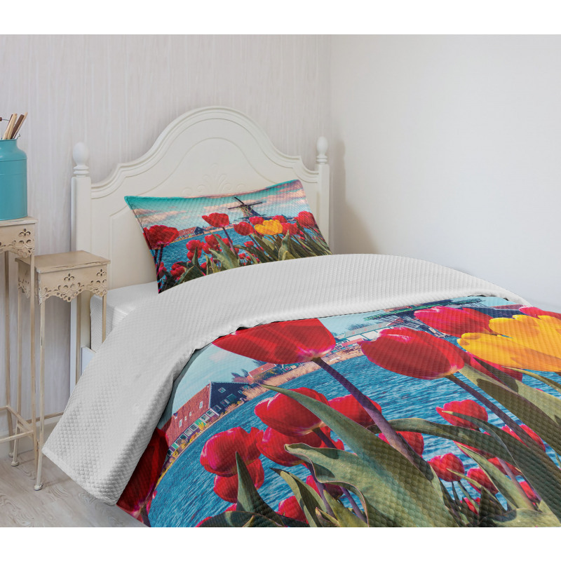 Idyllic Spring Tulips Bedspread Set