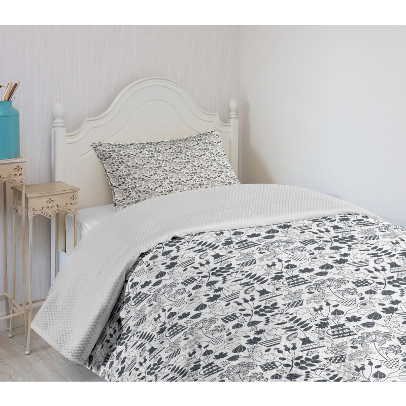 Greyscale Blossoming Flora Bedspread Set