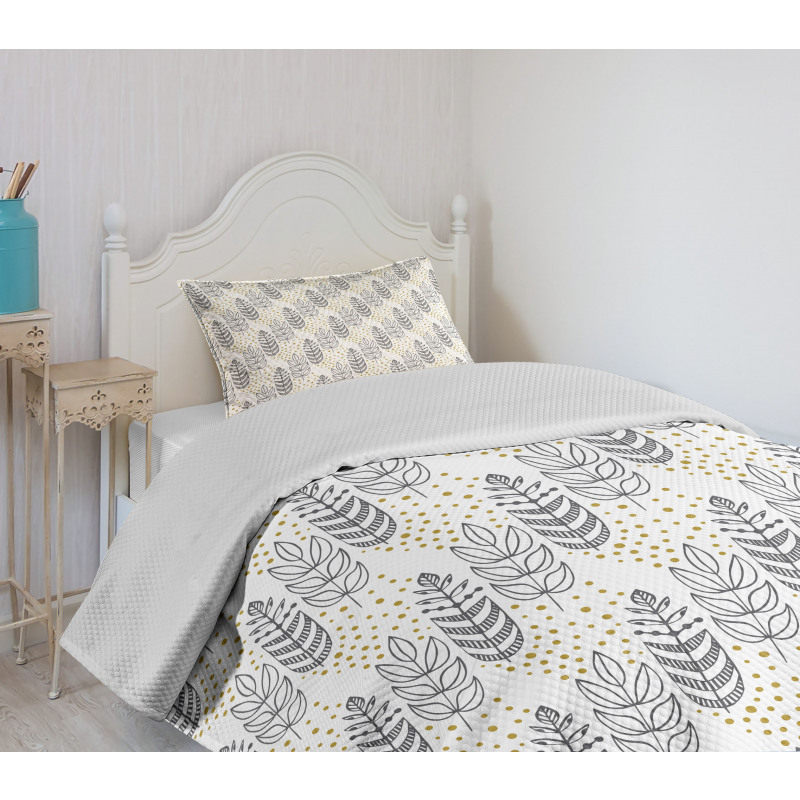 Outline Leaves and Spots Bedspread Set