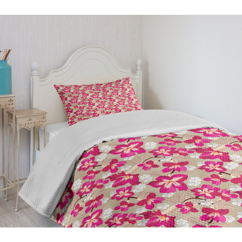 Nostalgic Hibiscus Flowers Bedspread Set