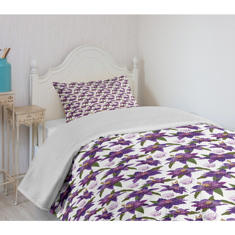 Clematis Blossoms Look Bedspread Set