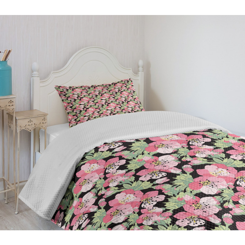 Japanese Blossoming Cherry Bedspread Set