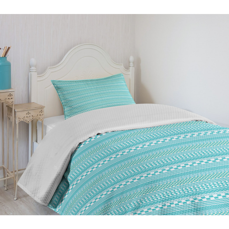 Aquatic Colored Shapes Bedspread Set