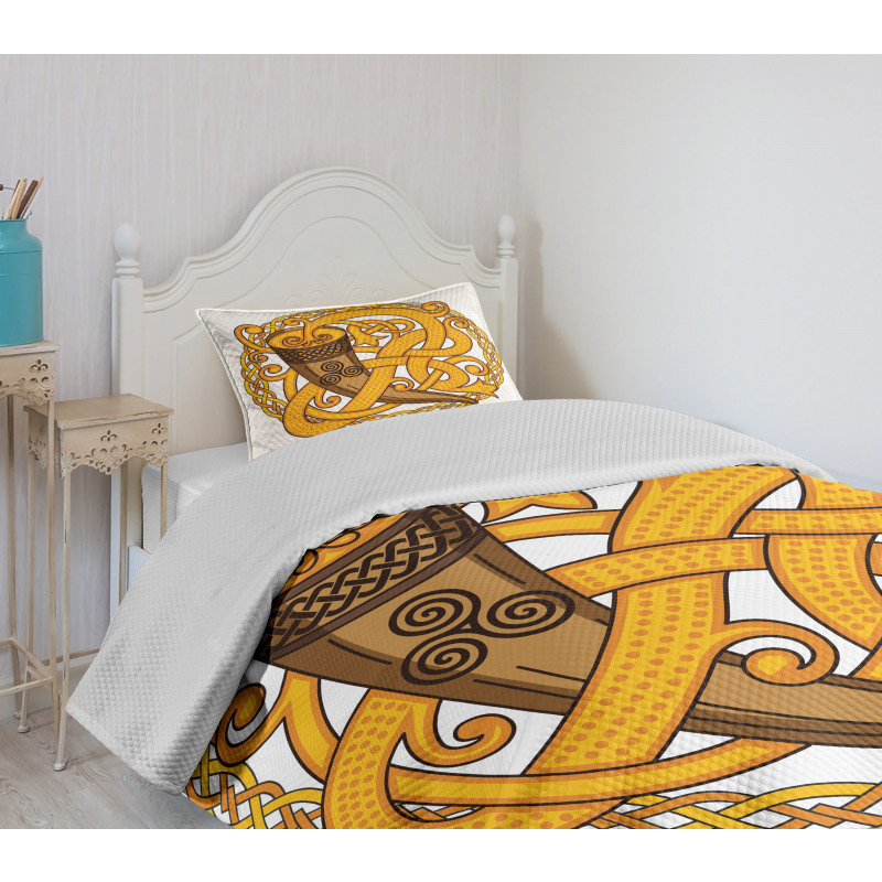 Drinking Horn and Woven Motif Bedspread Set