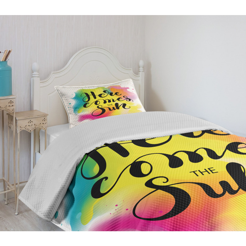 Here Comes Sun Text Bedspread Set