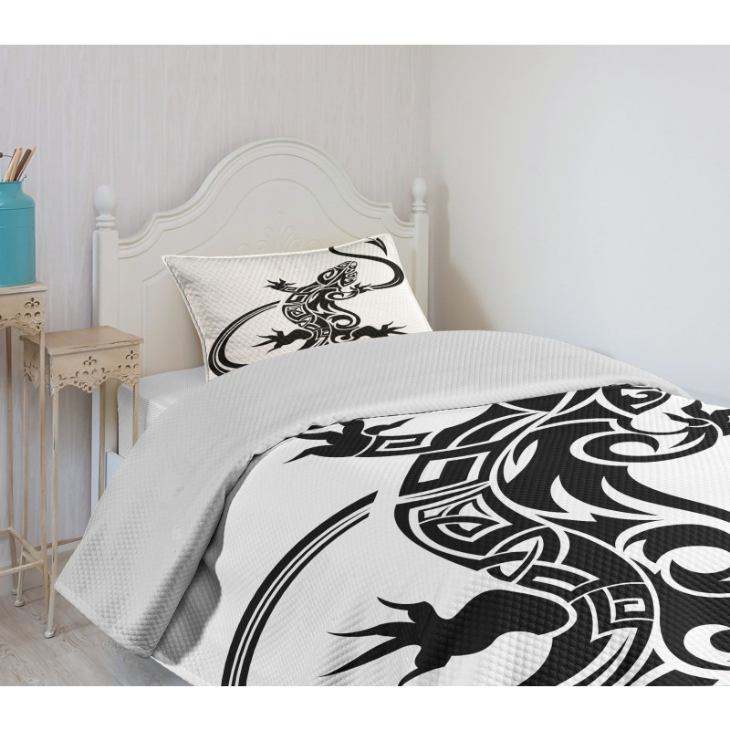 Lizard Silhouette Design Bedspread Set