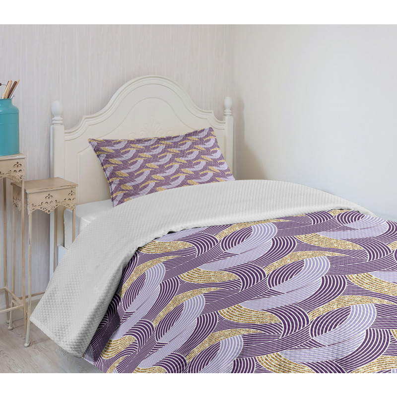 Crossed Curved Arc Design Bedspread Set