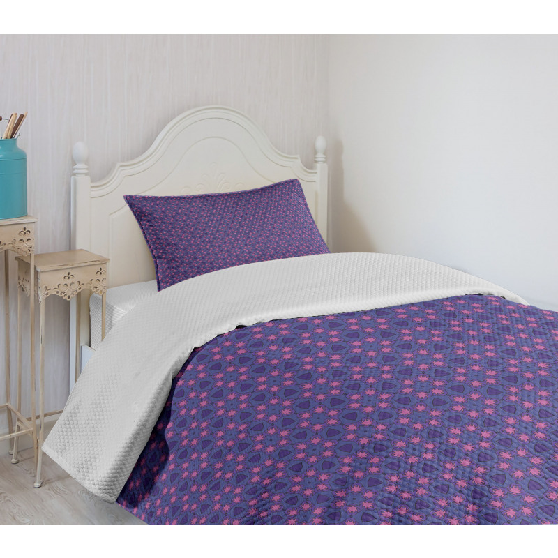 Flowers Lattice Repetition Bedspread Set