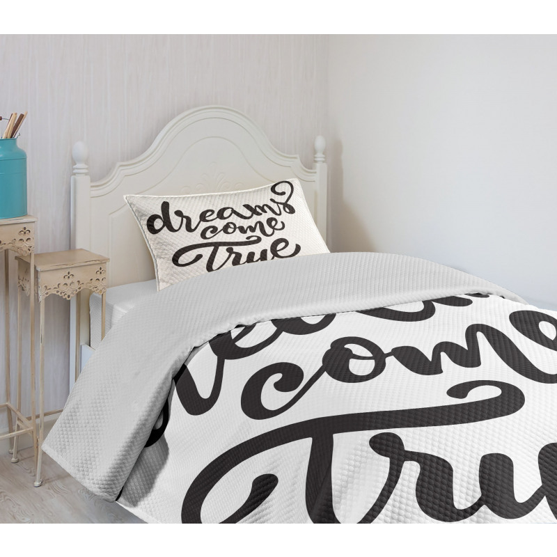 Dreams Come True Lettering Bedspread Set