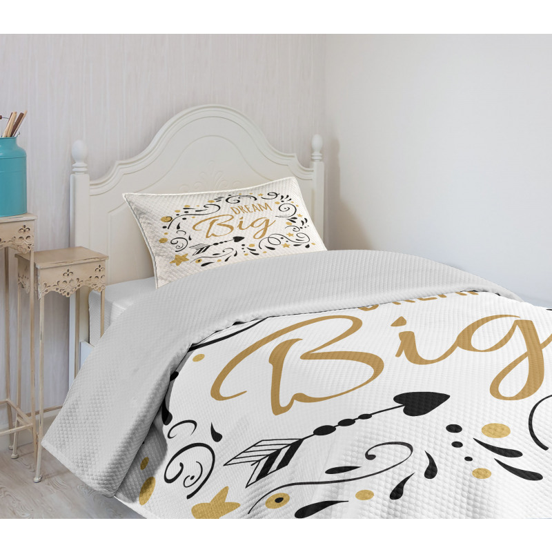 Swirls with Arrows and Dots Bedspread Set