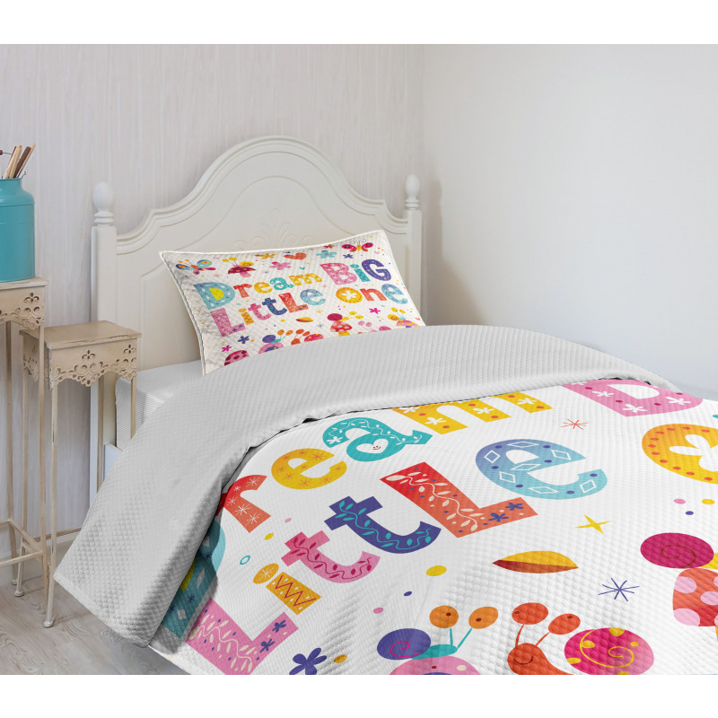 Little Words Composition Bedspread Set