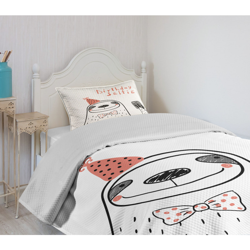 Self Portrait Smile Bedspread Set