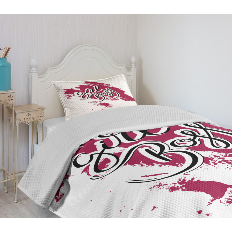 Wording on Paint Stroke Bedspread Set