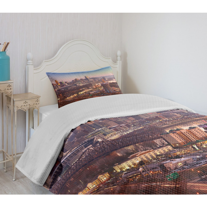 Center of the City Urban Bedspread Set