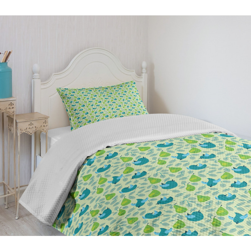 Pears with Small Sparrows Bedspread Set