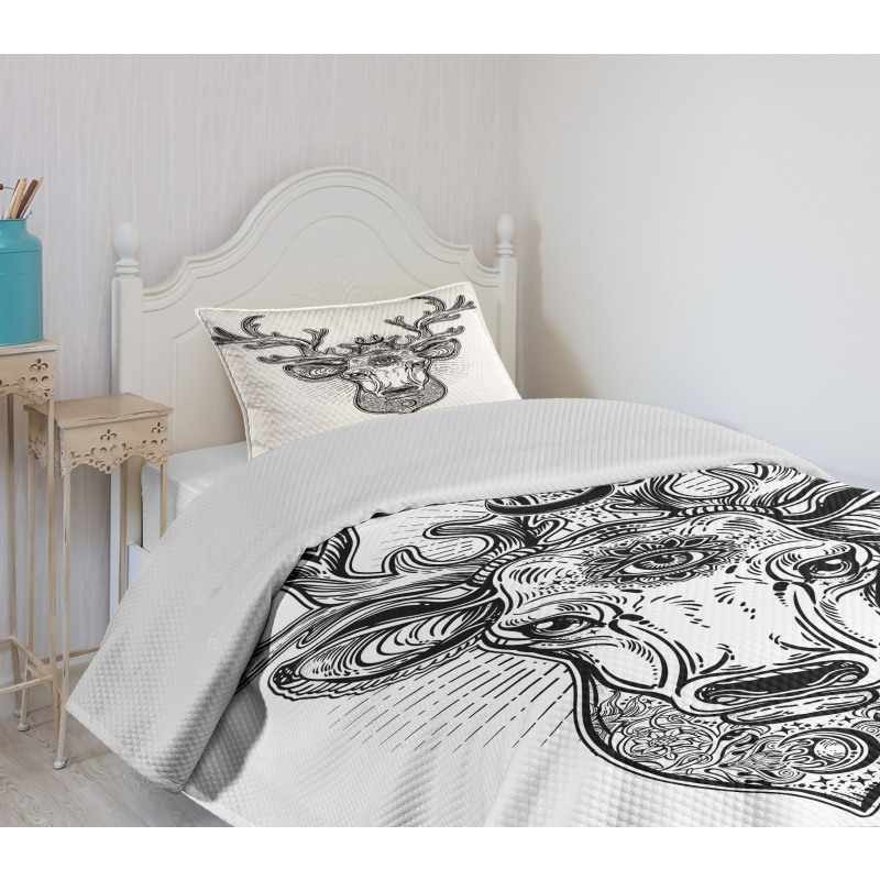 Ornate Deer Head Moon Antlers Bedspread Set