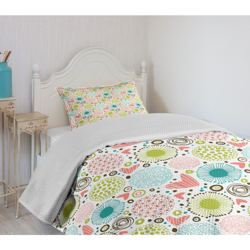 Abstract Hearts Doodle Bedspread Set