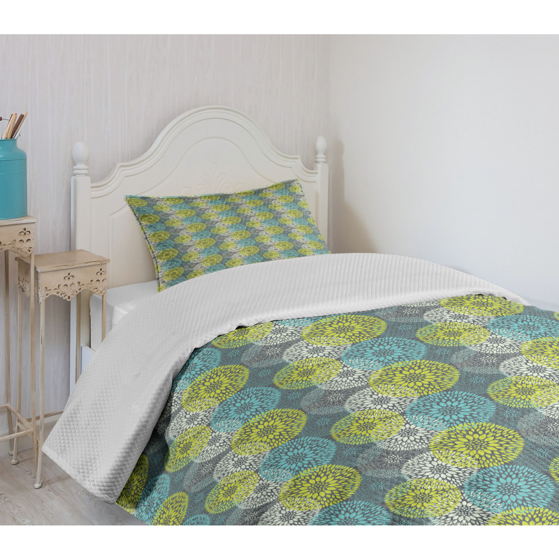 Outline-Drawn Chrysanthemum Bedspread Set