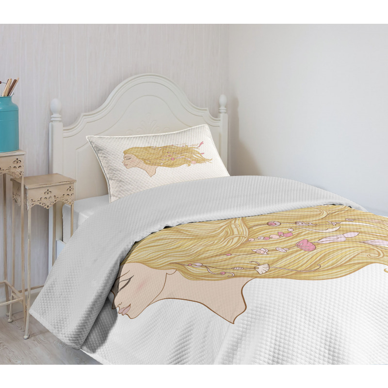 Young Lady with Hair Beads Bedspread Set