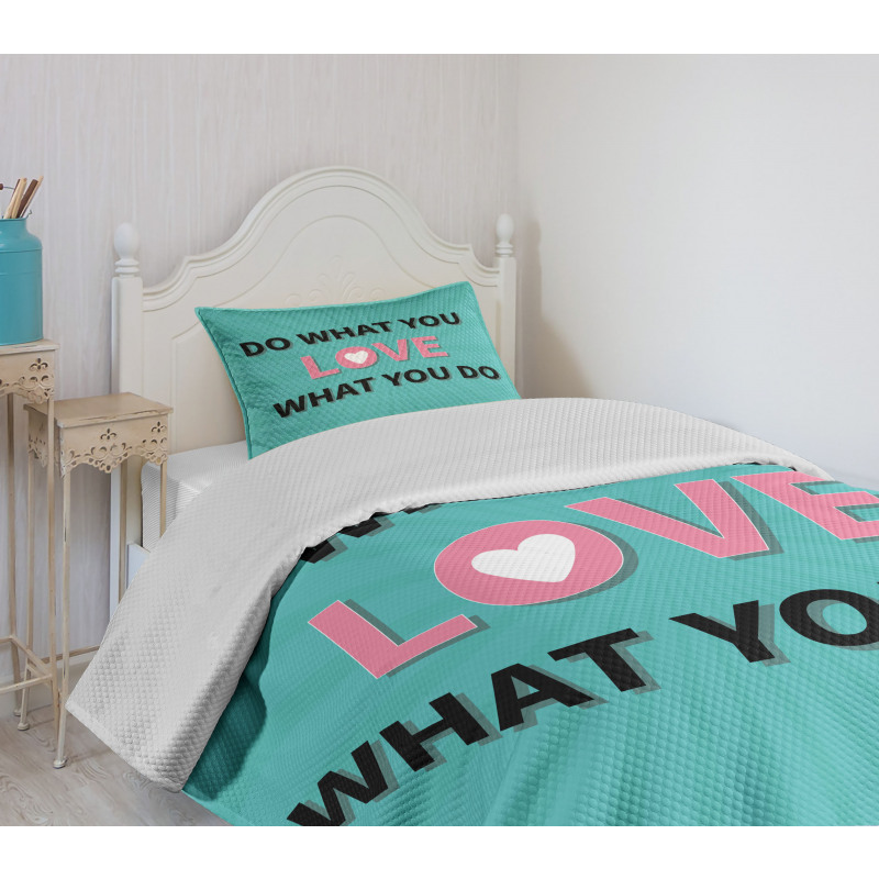 Starburst Lines with Phrase Bedspread Set