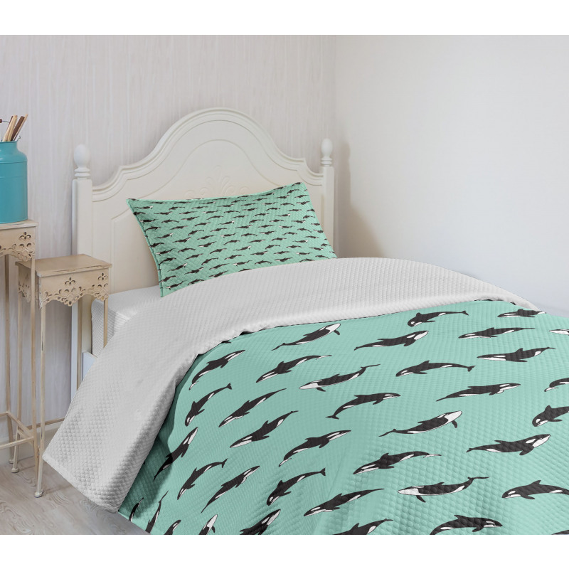 Irregularly Arranged Mammals Bedspread Set