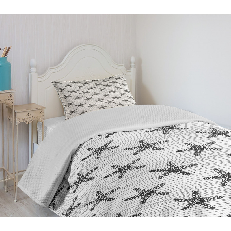 Starfish on Uneven Stripes Bedspread Set