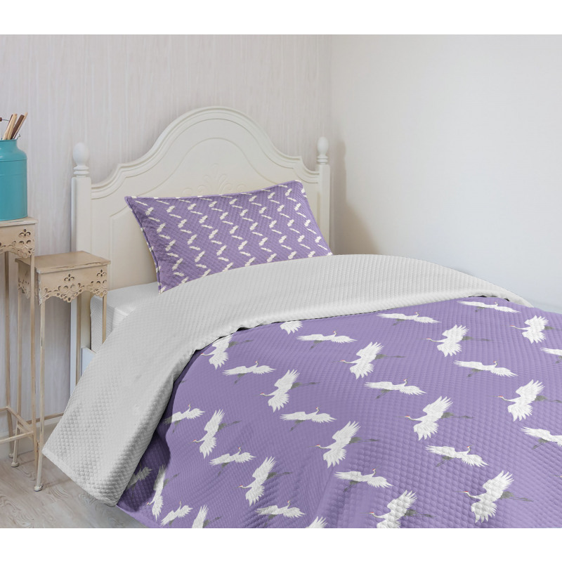 Flying Bird with Open Wings Bedspread Set