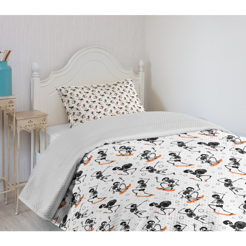 Scary on Skateboard Bedspread Set