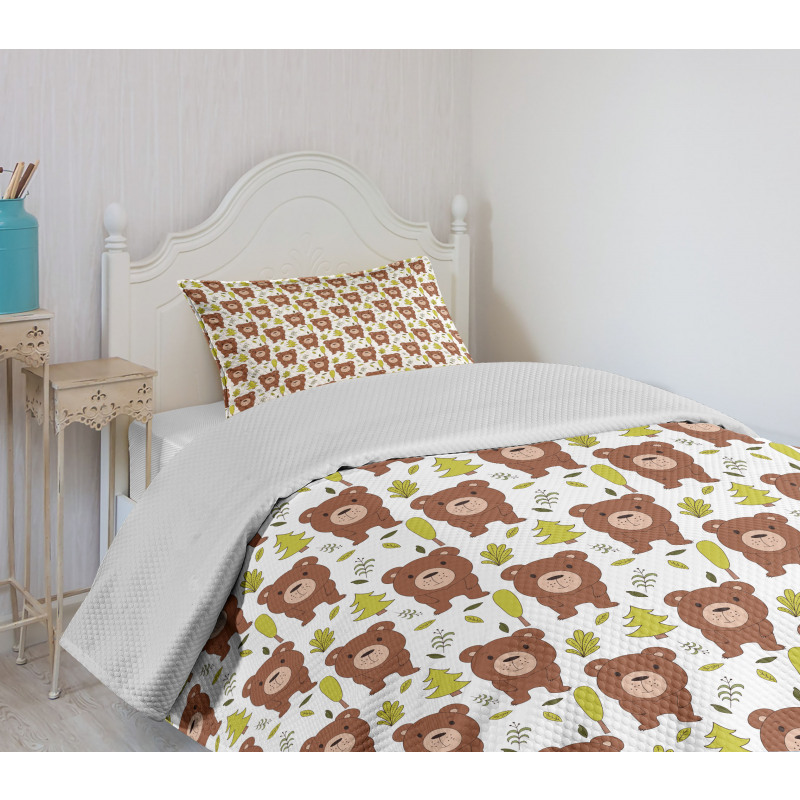 Bear and Leaves Bedspread Set