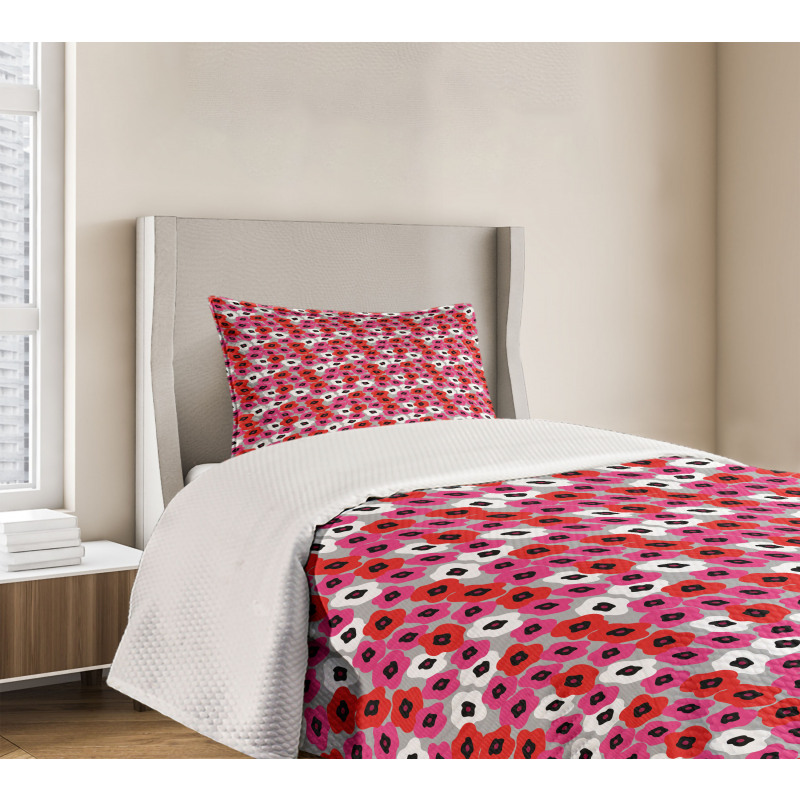 Flower Look Motif Bedspread Set