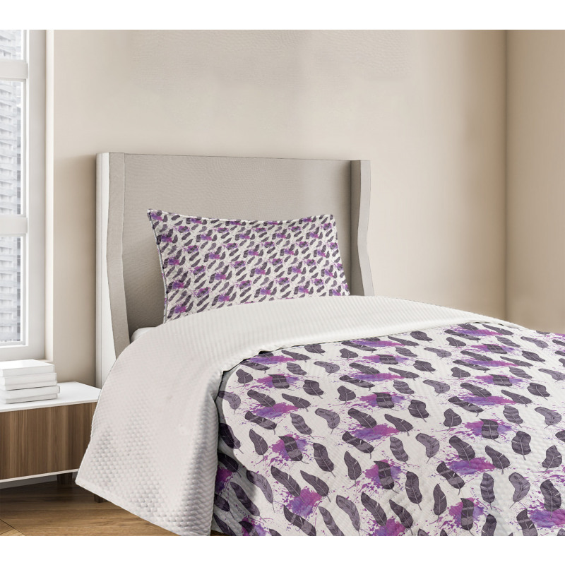 Creative Plume and Splashes Bedspread Set